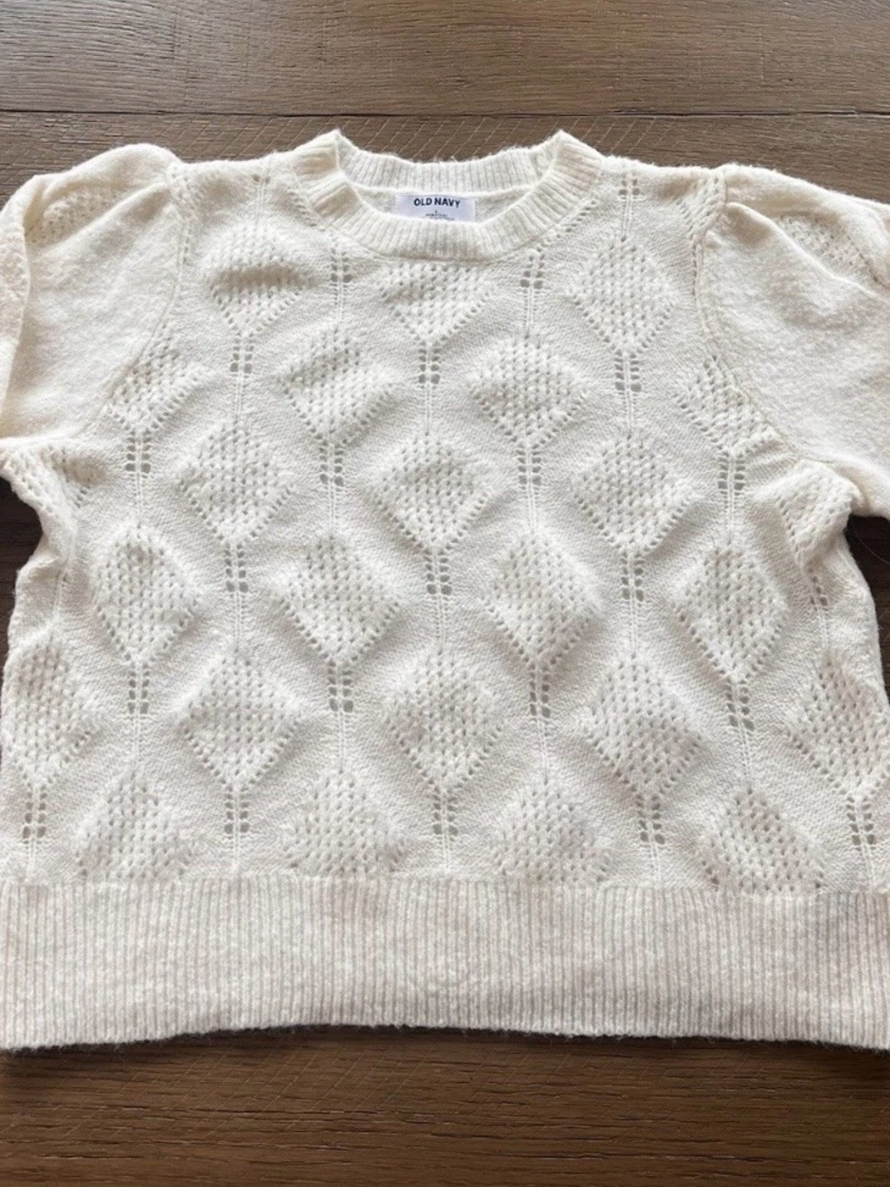 Old Navy Cream Textured Diamond Crewneck Sweater